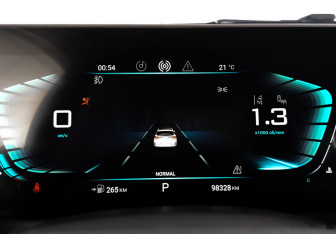 Подержанный автомобиль Exeed TXL 2022 года (16 фото)