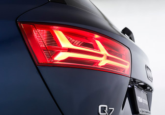 Подержанный автомобиль Audi Q7 2018 года (28 фото)