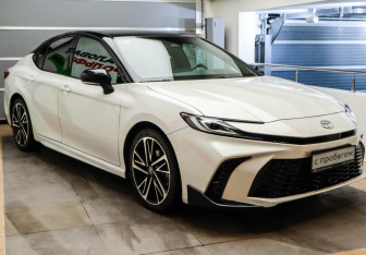 Подержанный автомобиль Toyota Camry Sedan 2024 года (3 фото)