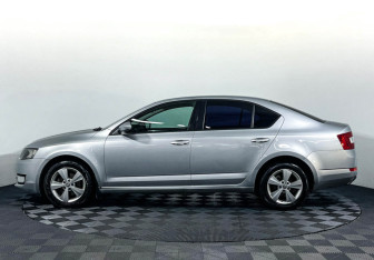 Подержанный автомобиль Skoda Octavia Liftback 2014 года (8 фото)