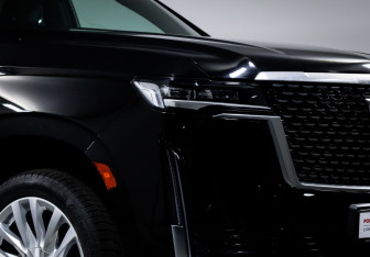 Подержанный автомобиль Cadillac Escalade Suv 2021 года (16 фото)