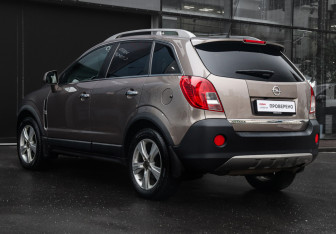 Подержанный автомобиль Opel Antara 2014 года (7 фото)