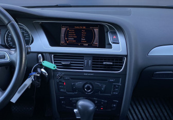 Подержанный автомобиль Audi A4 Sedan 2010 года (12 фото)