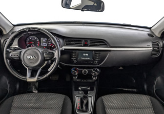 Подержанный автомобиль Kia Rio Hatchback 2019 года (14 фото)