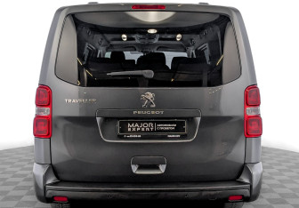 Подержанный автомобиль Peugeot Traveller 2021 года (6 фото)