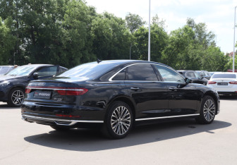 Подержанный автомобиль Audi A8 2019 года (5 фото)