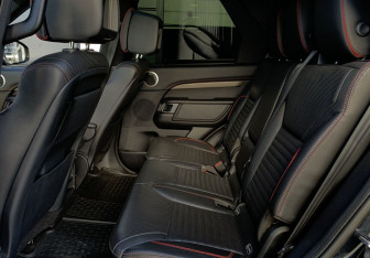 Подержанный автомобиль Land Rover Discovery 2019 года (28 фото)
