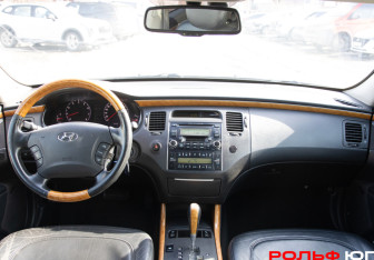 Подержанный автомобиль Hyundai Grandeur 2007 года (11 фото)