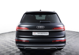 Подержанный автомобиль Audi Q7 2019 года (6 фото)