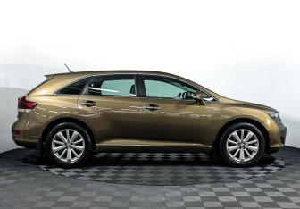 Подержанный автомобиль Toyota Venza 2013 года (4 фото)