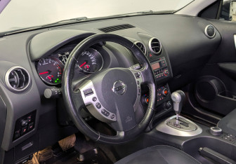Подержанный автомобиль Nissan Qashqai+2 2011 года (14 фото)