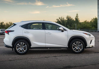 Подержанный автомобиль Lexus NX 2018 года (4 фото)
