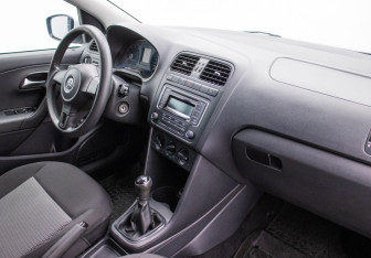 Подержанный автомобиль Volkswagen Polo Sedan 2014 года (10 фото)