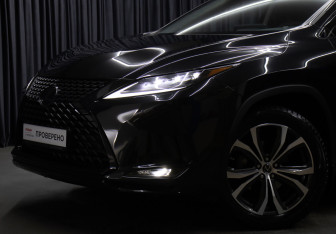 Подержанный автомобиль Lexus RX 2020 года (18 фото)