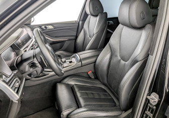 Подержанный автомобиль BMW X7 2020 года (20 фото)