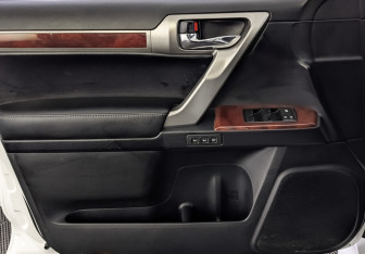 Подержанный автомобиль Lexus GX 2012 года (19 фото)