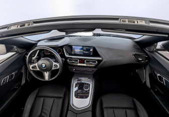 Подержанный автомобиль BMW Z4 Roadster 2019 года (13 фото)