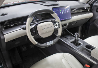 Подержанный автомобиль Jetour Dashing 2024 года (16 фото)