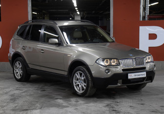 Подержанный автомобиль BMW X3 2008 года (3 фото)