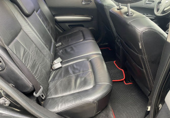 Подержанный автомобиль Nissan X-Trail 2007 года (11 фото)