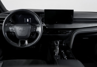 Подержанный автомобиль Toyota Camry Sedan 2024 года (12 фото)