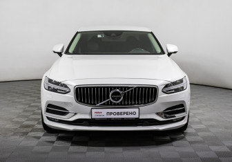 Подержанный автомобиль Volvo S90 2017 года (2 фото)