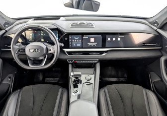 Подержанный автомобиль Geely Monjaro 2024 года (14 фото)