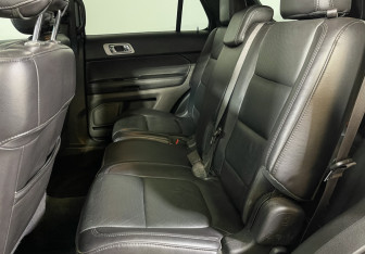 Подержанный автомобиль Ford Explorer 2013 года (10 фото)