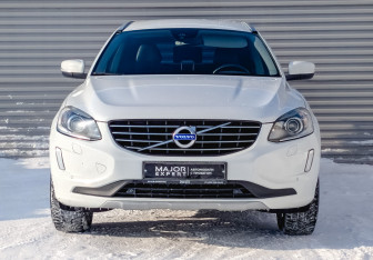 Подержанный автомобиль Volvo XC60 2016 года (2 фото)