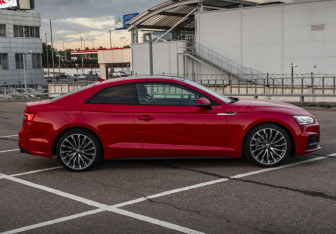 Подержанный автомобиль Audi A5 Coupe 2017 года (5 фото)