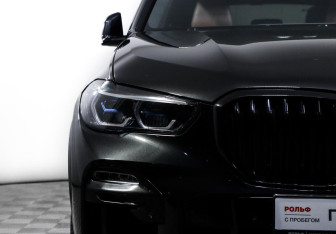 Подержанный автомобиль BMW X5 2021 года (18 фото)