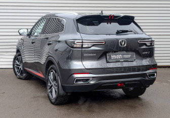 Подержанный автомобиль Changan UNI-S 2024 года (7 фото)