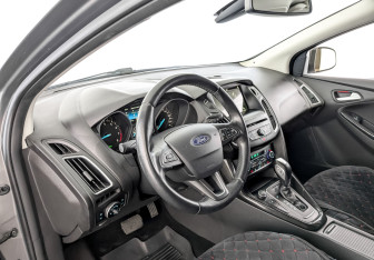 Подержанный автомобиль Ford Focus Hatchback 2018 года (16 фото)