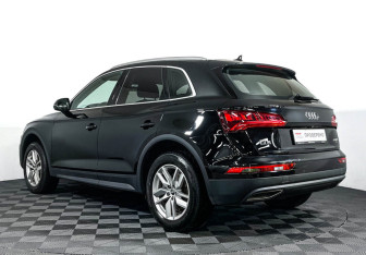 Подержанный автомобиль Audi Q5 2018 года (7 фото)
