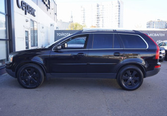Подержанный автомобиль Volvo XC90 2010 года (8 фото)