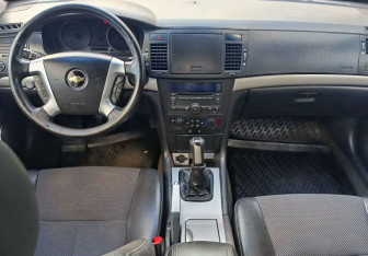 Подержанный автомобиль Chevrolet Epica 2011 года (10 фото)