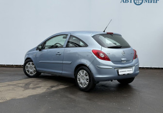 Подержанный автомобиль Opel Corsa 2007 года (7 фото)