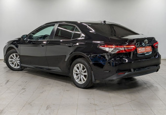 Подержанный автомобиль Toyota Camry Sedan 2019 года (7 фото)