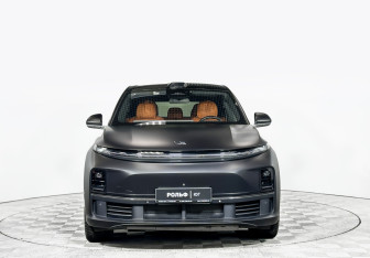 Подержанный автомобиль LiXiang L7 2023 года (2 фото)