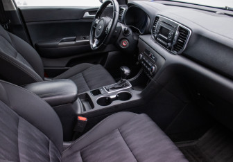 Подержанный автомобиль Kia Sportage 2016 года (9 фото)
