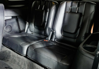 Подержанный автомобиль Ford Explorer 2017 года (13 фото)