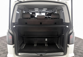 Подержанный автомобиль Volkswagen Multivan 2020 года (10 фото)