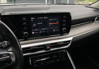 Подержанный автомобиль Kia K5 2021 года (16 фото)