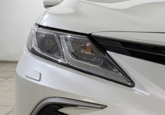 Подержанный автомобиль Toyota Camry Sedan 2021 года (11 фото)