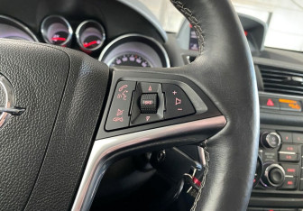 Подержанный автомобиль Opel Mokka 2015 года (14 фото)