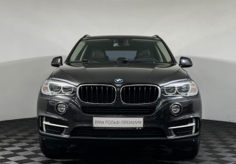 Подержанный автомобиль BMW X5 2016 года (3 фото)