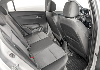 Подержанный автомобиль Kia Rio Hatchback 2021 года (12 фото)