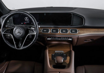 Подержанный автомобиль Mercedes-Benz GLE 2024 года (12 фото)
