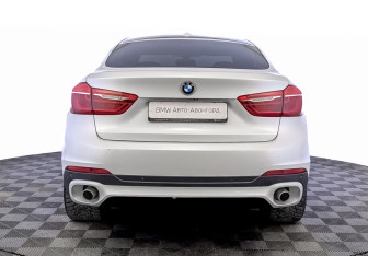 Подержанный автомобиль BMW X6 2016 года (6 фото)