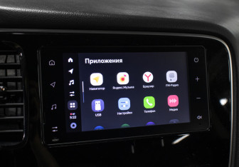 Подержанный автомобиль Mitsubishi Outlander 2020 года (19 фото)